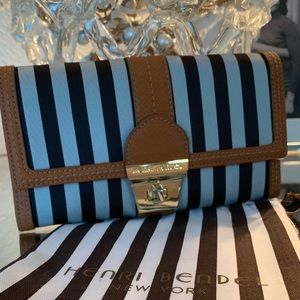 Henri Bendel Wallet